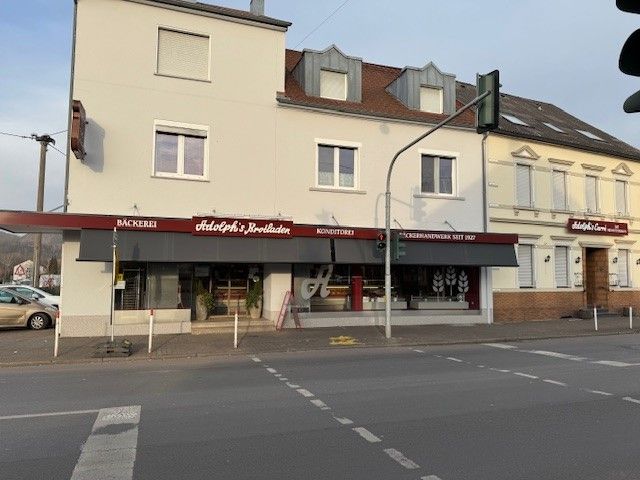 Neue Markise 16 Meter 16 Meter Markise neu in anthrazit, befestigt an der Vordachkonstruktion