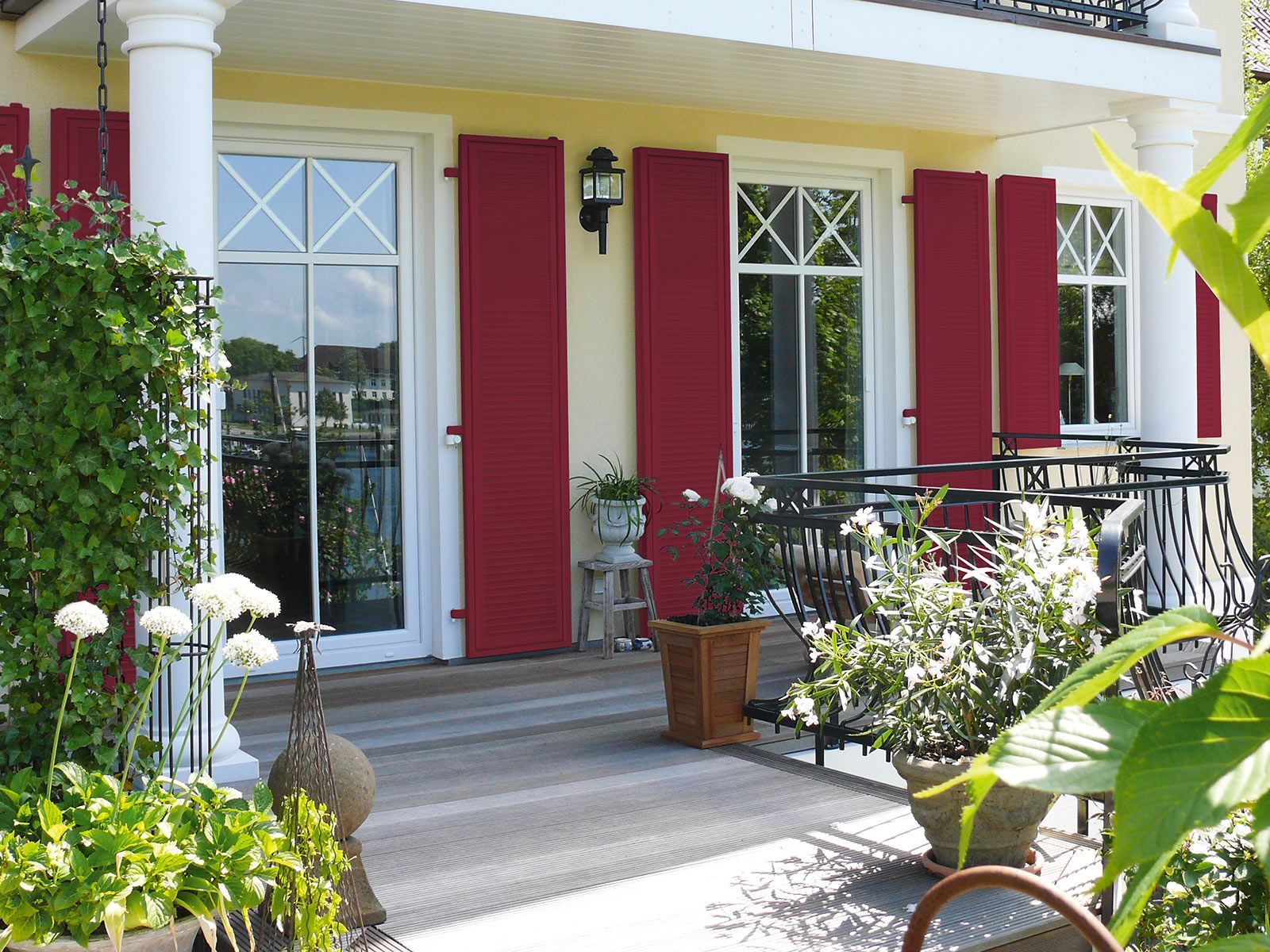 EHRET_Klappladen_ROT