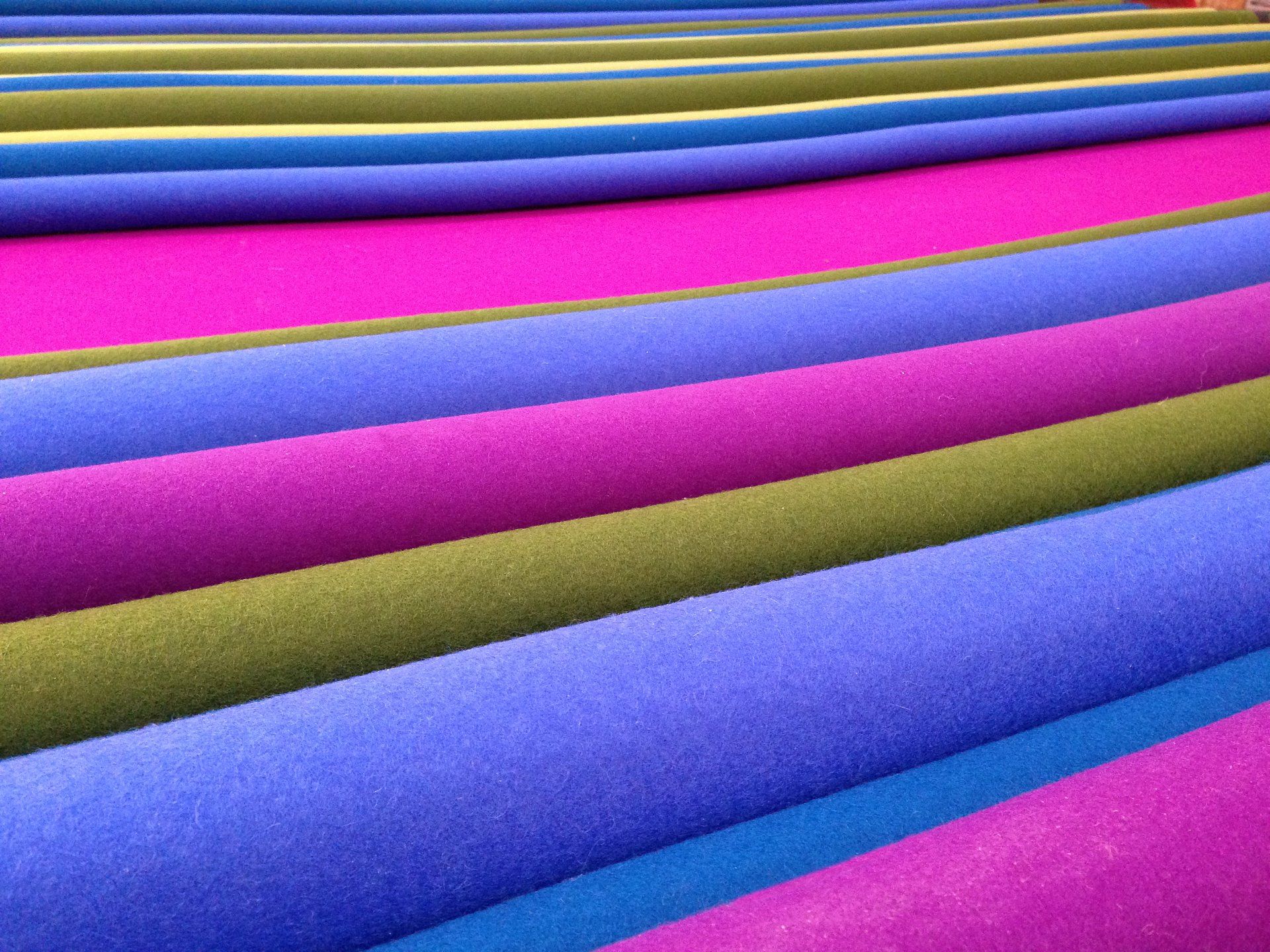 Grübbel Architketur. Atelier. Bilding Detail in verschiedenen Lilatöne