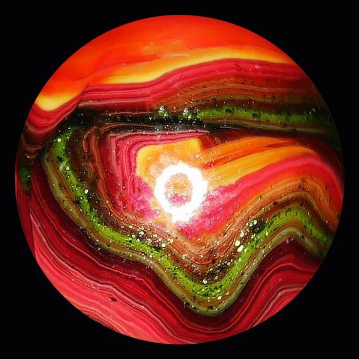 Sullys Jabos Marbles, Sully Vault