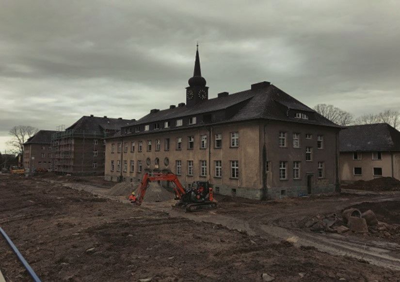 KASERNE SOEST
Aufgabe:
Schadstoffsanierung
PCB (20000m2 Farbe)
Asbestsanierung (15000m Weichasbest Rohre)
PAK (5000m2 Fläche