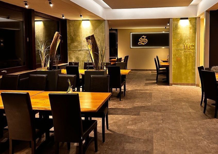 Einblick in das frisch renovierte Restaurant – modern, warm und stilvoll eingerichtet