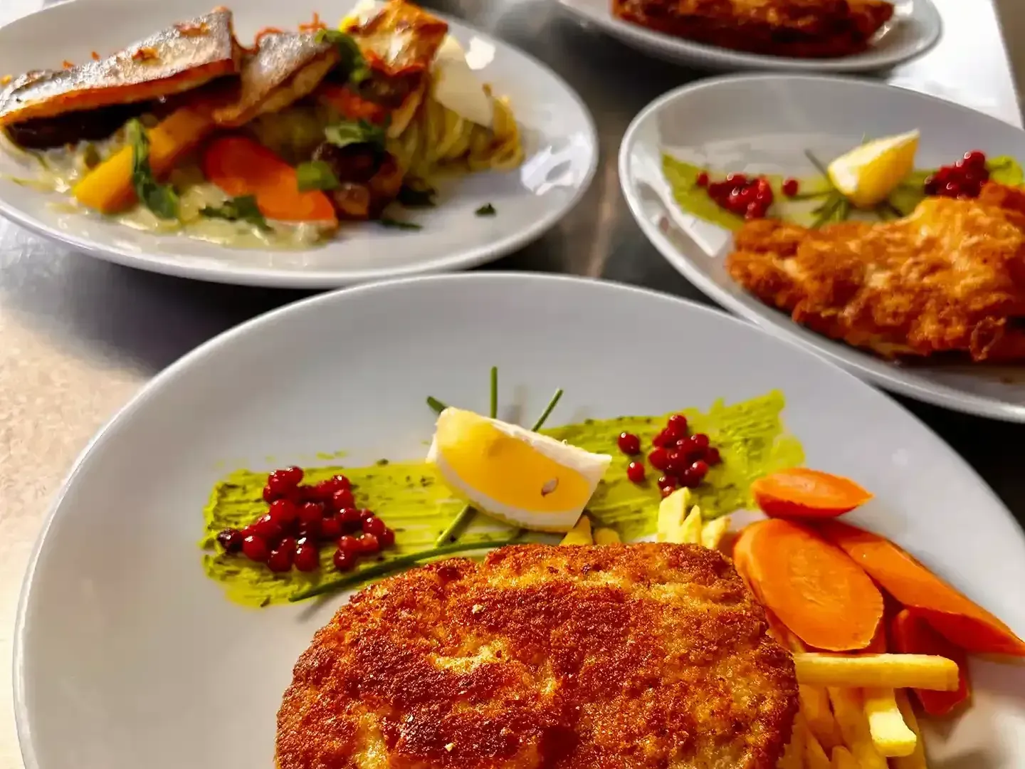 Hausgemachtes Cordon bleu mit knuspriger Panade und zartem Fleisch