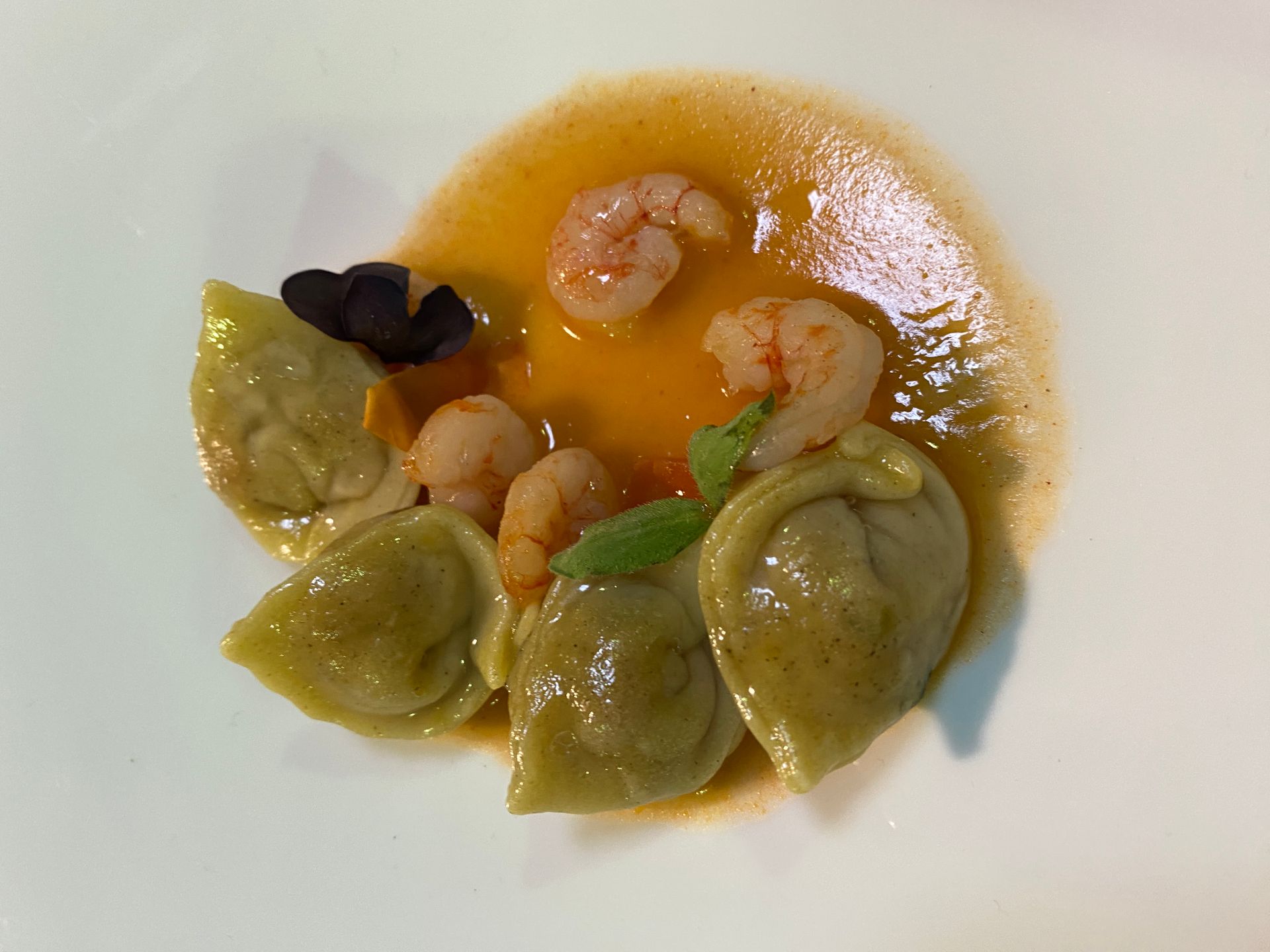Hausgemachte Ravioli mit Garnelen – Wettbewerbsgericht vom Culinary World Cup in Luxemburg
