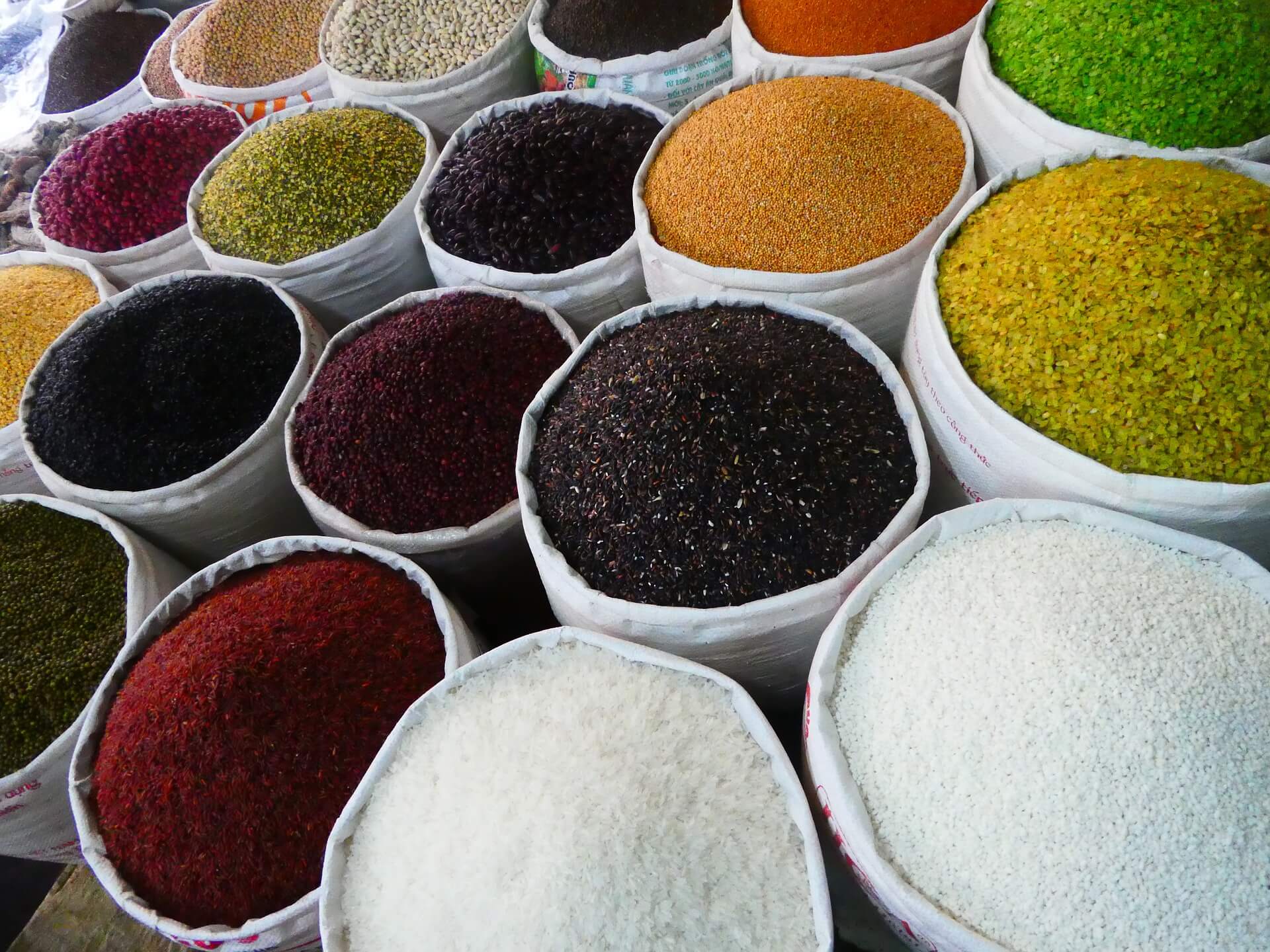 Gesunde Ernährung bunte Vielfalt der Gewürze - Markt
