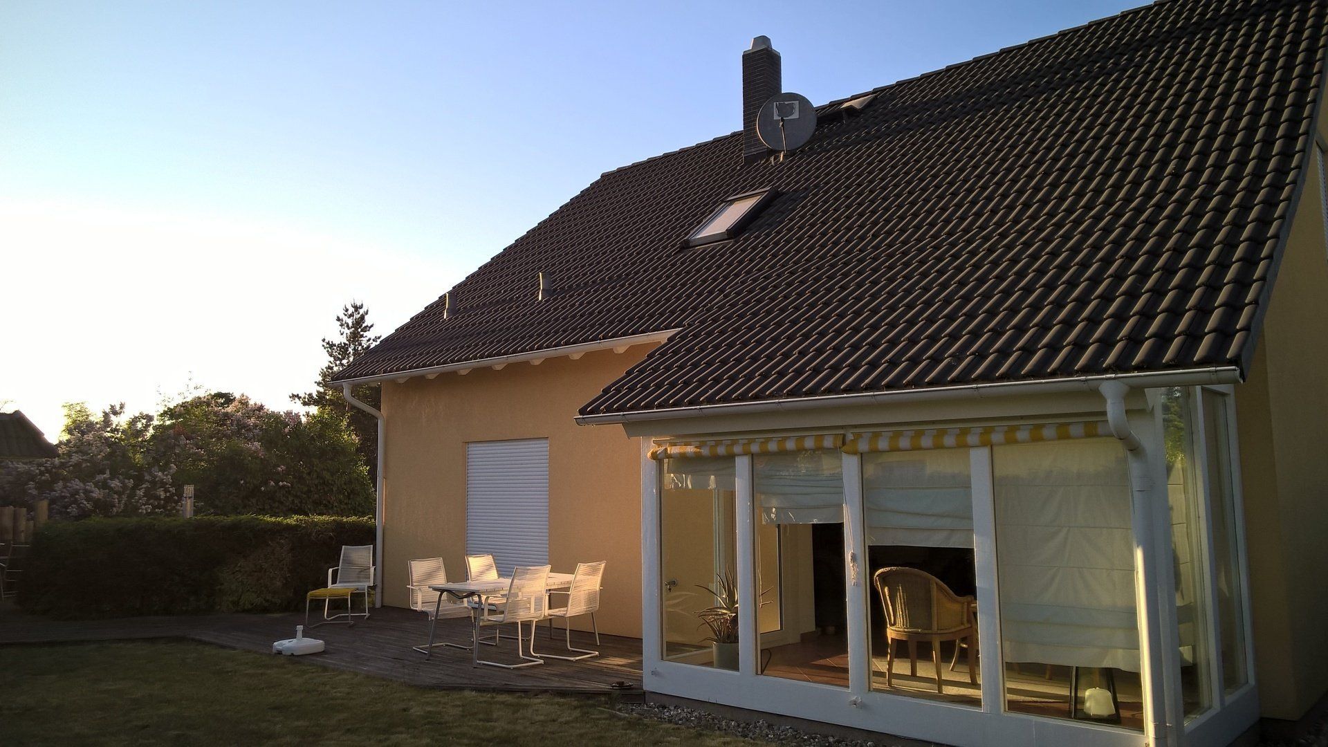 Ostsee Ferienhaus 2 Ferienwohnungen 4 Schlafzimmer Terrasse Boddenblick