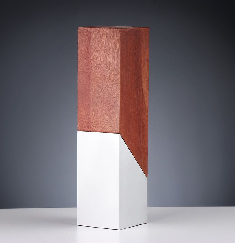 Glasaward auf Holzsockel