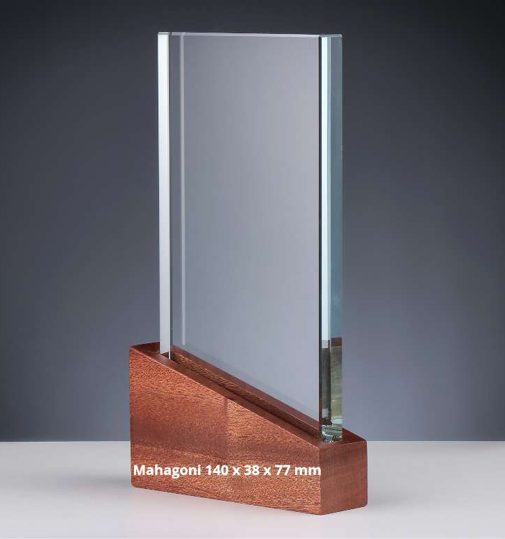 Glasaward auf Holzsockel