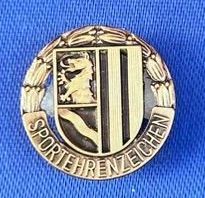 geprägter Ansteckpin