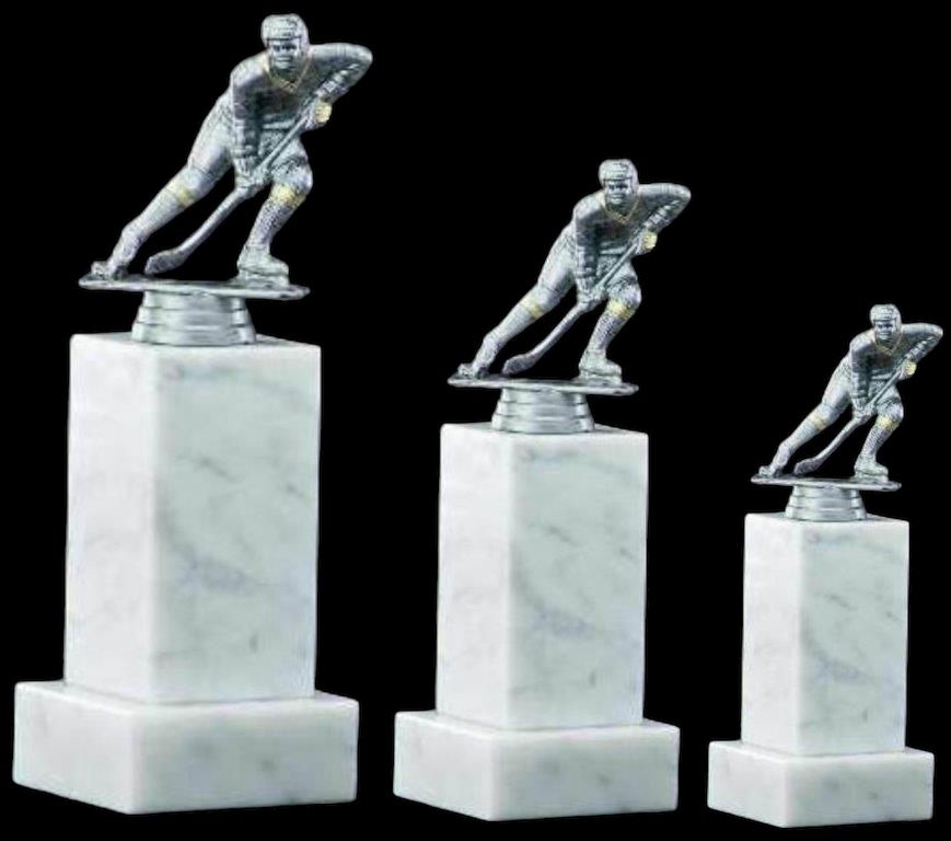 Eishockeyfigur auf Marmorsockel