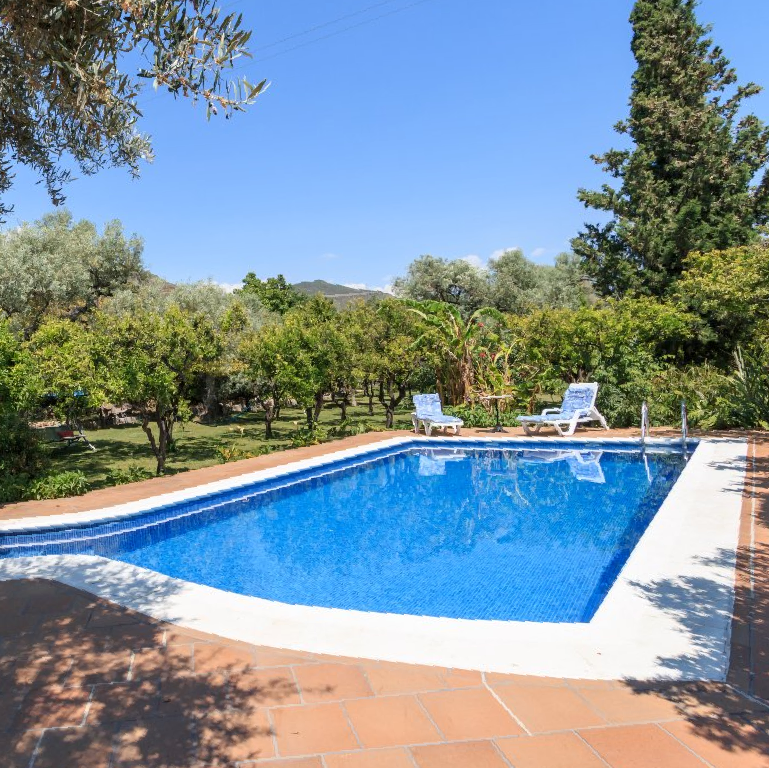 Piscina de la casa rural Cortijo La Viga Órgiva