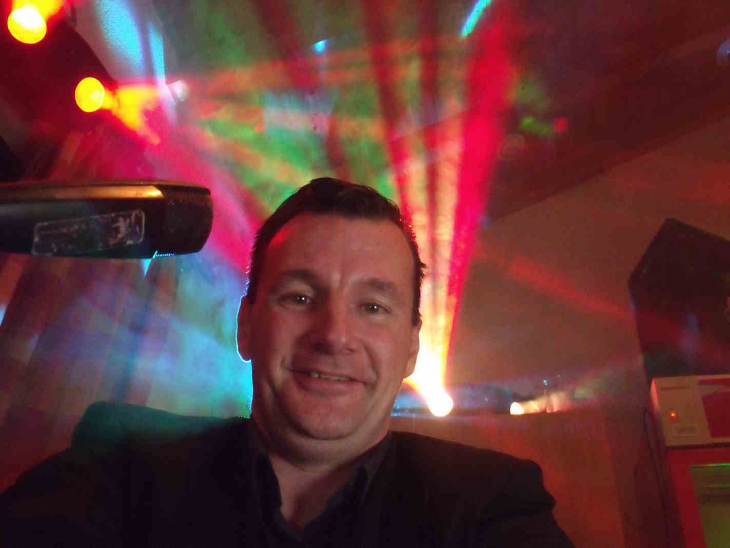 Alleinunterhalter Mönchengladbach - DJ & Live Musik Alleinunterhalter Mönchengladbach - DJ & Live Musik