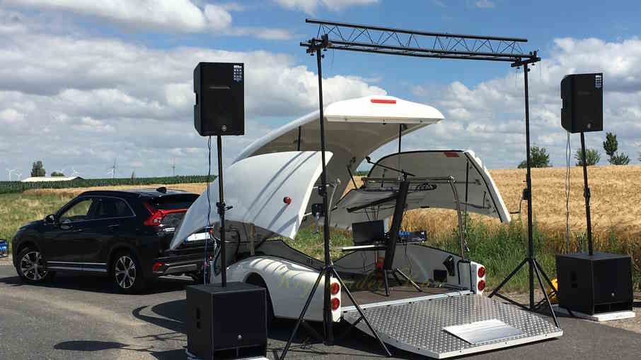 Der Keyboarder Karl Show Truck. Mobile Bühne Eigentum Keyboarder Karl