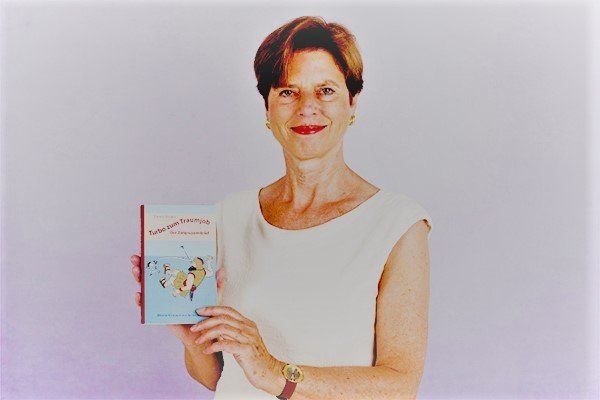 Die ultimative Initiativbewerbung Cornelia Riechers mit ihrem Buch über Initiativbewerbungen