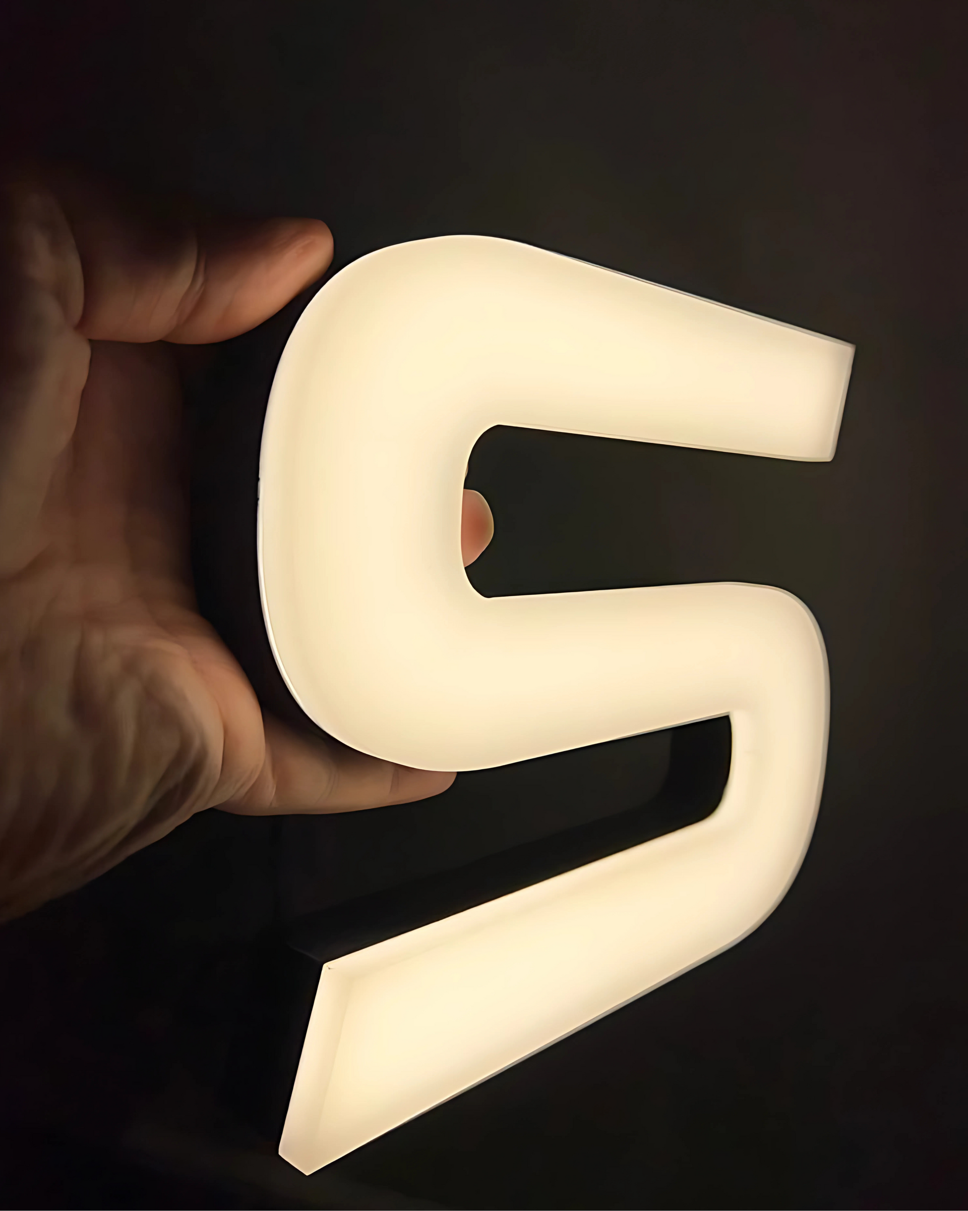 Profilbuchstaben Frontleuchter – maßgefertigt in Herstellerqualität