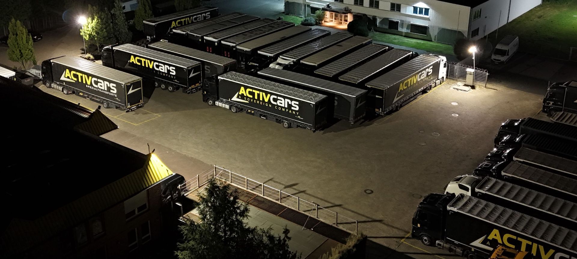 Activ Cars bei Nacht