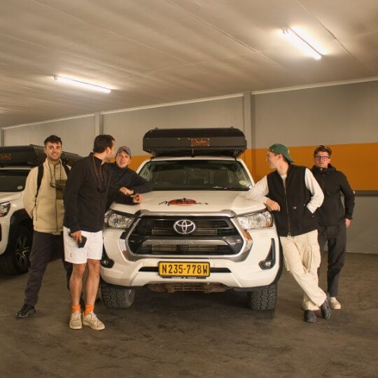 Neue AfriCar Facility in Windhoek mit Fahrzeugen und fast 100 Teilnehmern von Chief Cups