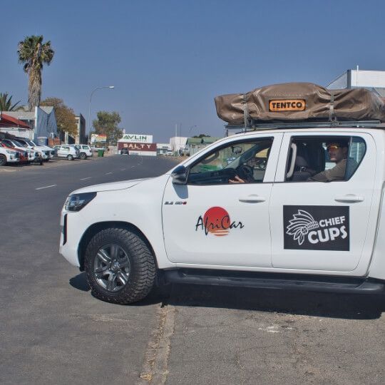 Bereit für die Straße: Ein AfriCar Hilux auf dem Weg ins Namibia-Abenteuer.