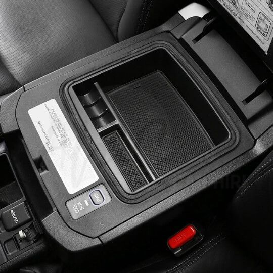 Toyota Land Cruiser 300 GX-R inside