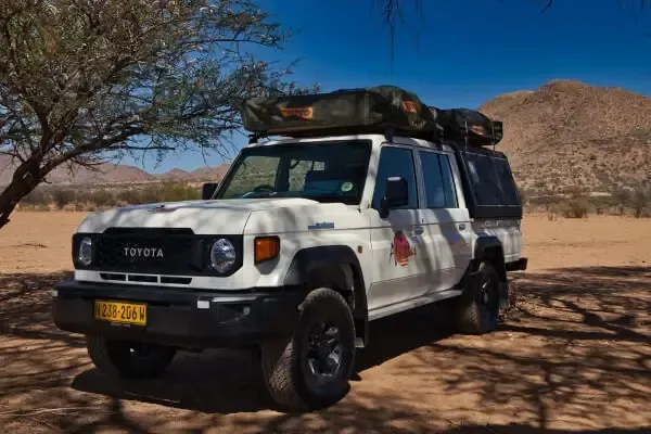 Toyota Land Cruiser 4.0 V6 Rooftop Tent Camper