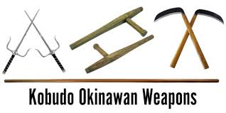 Kobudo Waffen : Sai, Bo, Kama, Tonfa