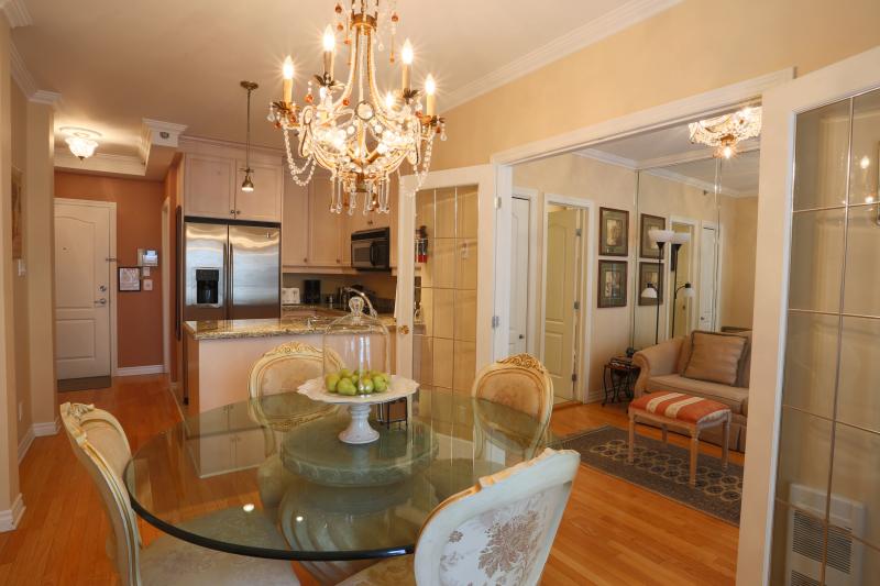 ApartHotelMontreal / ApparthôtelMontréal