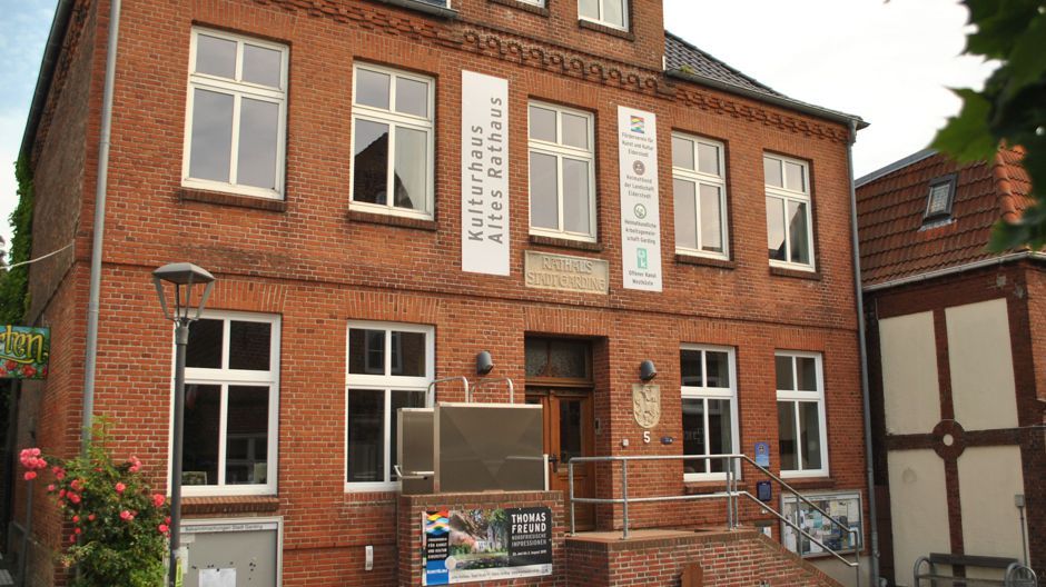 Kunst und Kultur im Alten Rathaus Das Alte Rathaus in Garding auf Eiderstedt bei St. Peter-Ording