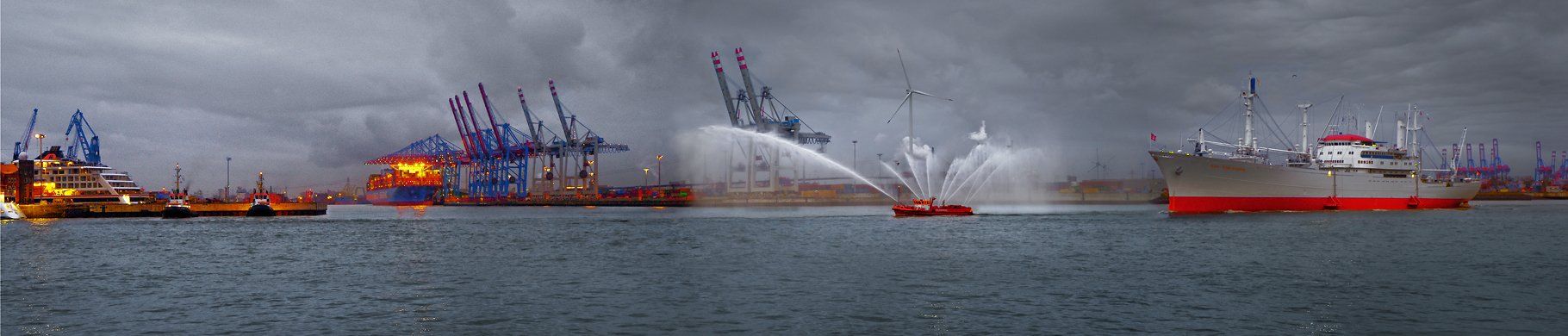 Hamburg Bilder Panorama Feuerlöschboot Begrüßung Cap San Diego hamburger hafen bilder hafenpanorama Feurlöschbbot Fontäne Cap San Diego