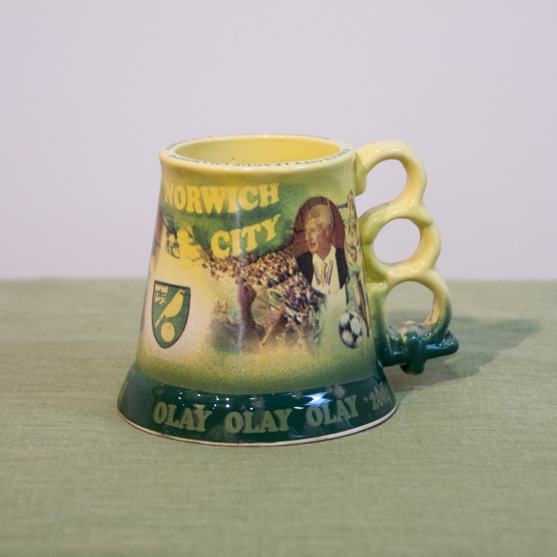 Ernie Childs Books
My Thoughts On Canvas
My Thoughts On Canvas 2
Great Yarmouth
Ernie Childs Artist
Ernie Childs Sculptor