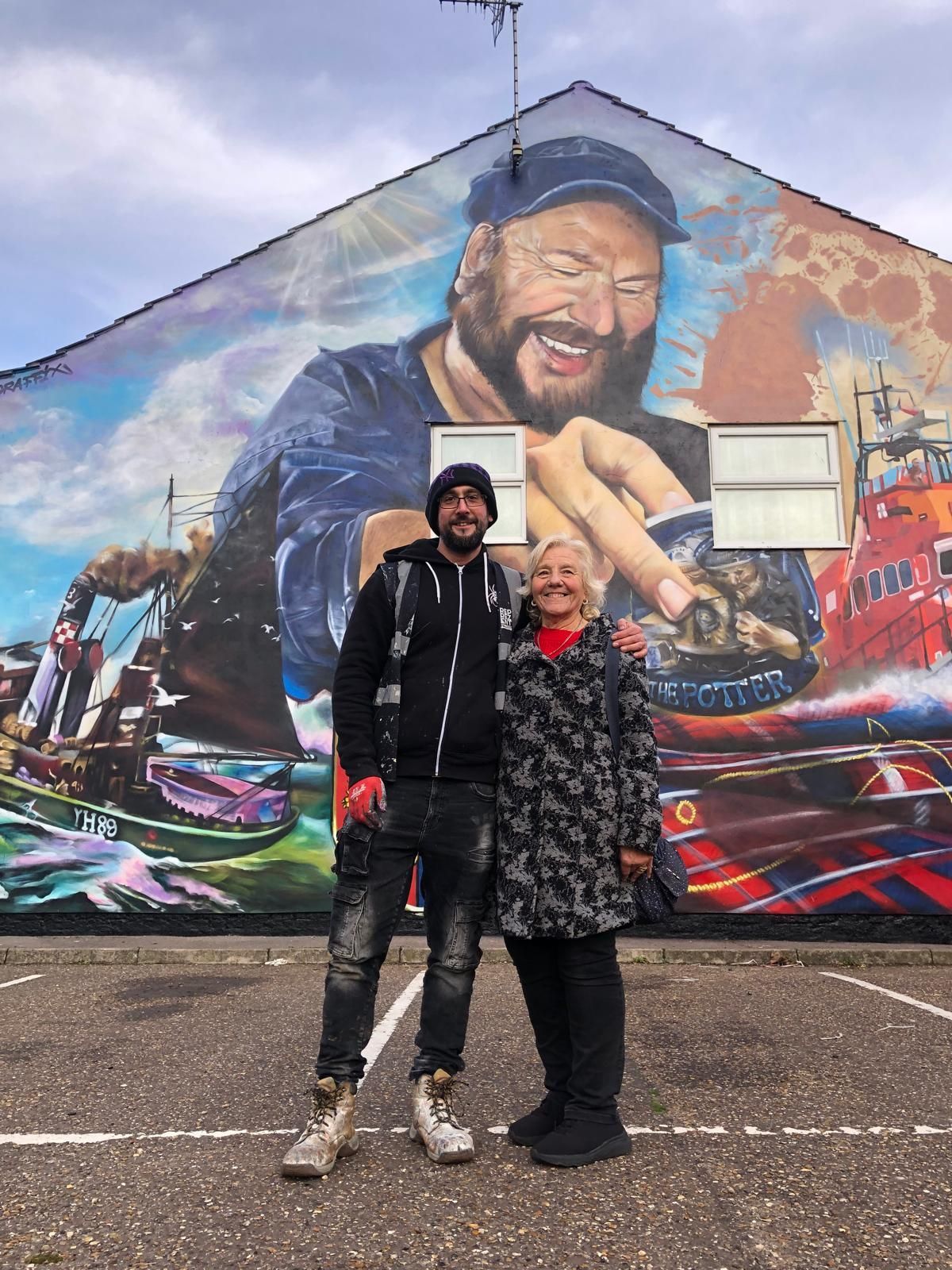 Ernie Childs Artist
Ernie Childs Sculptor
Great Yarmouth
Ernie Childs Mural
Great Yarmouth Potteries