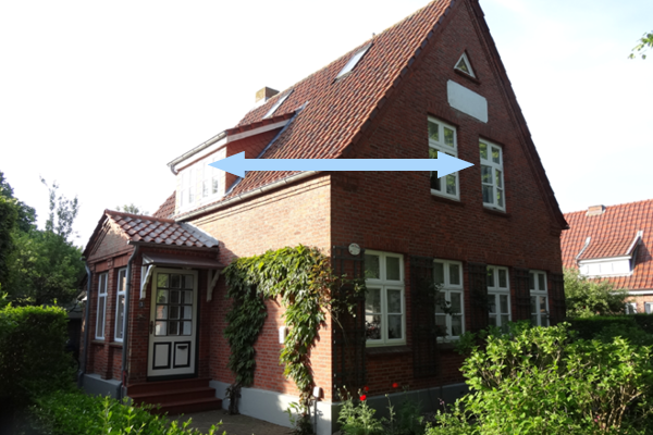 Haus Matthäus Wyk auf Föhr. FeWo 2 im 1. Stock. Ansicht Fenster Wohnküche/Wohnzimmer und Schlafzimmer.