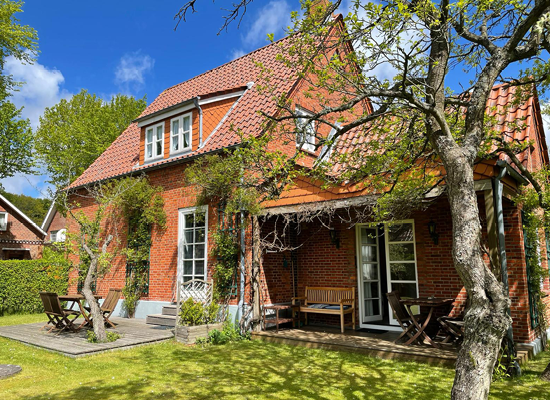 Haus Matthäus mit 3 charmanten Ferienwohnungen in Wyk auf Föhr. Allergikerfreundlich. Nichtraucher.