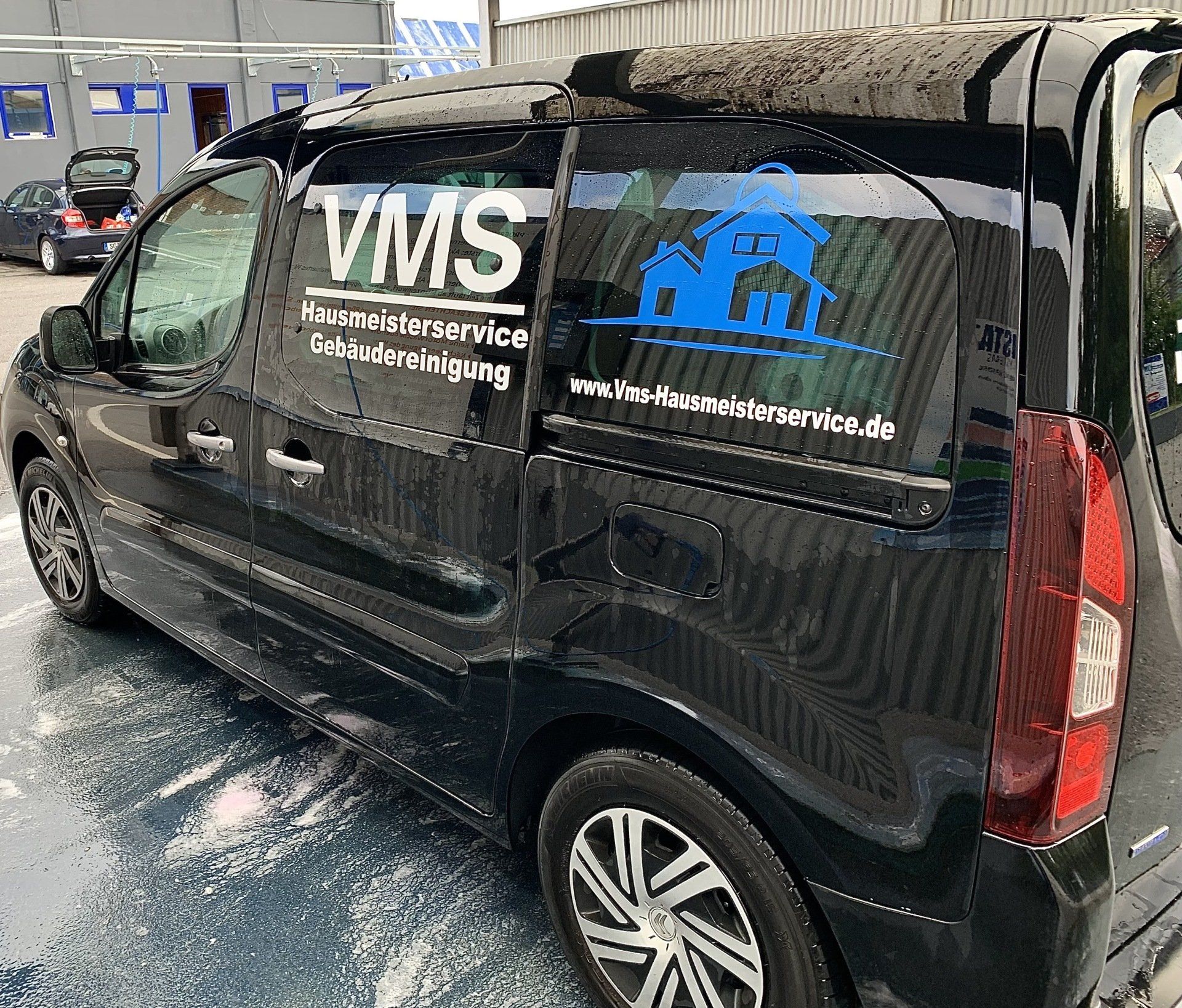 Fahrzeug VMS Gebäudereinigung Solingen