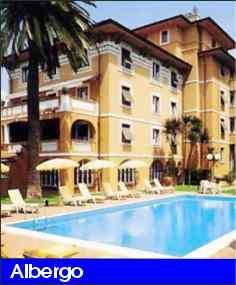 Complementi d'arredo, quadri, vasi, portaoggetti