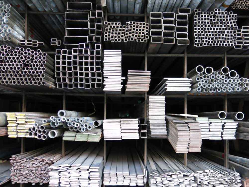 BHI-Artikel_Titel_Aluminum-in-Regalen-Lager