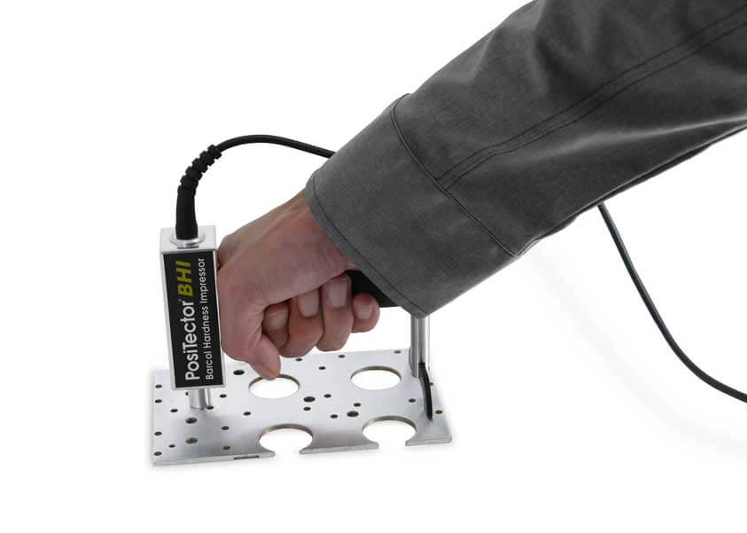 Messung auf Aluminium PosiTector BHI Barcol-Härte-Prüfgerät - Messung auf Aluminium