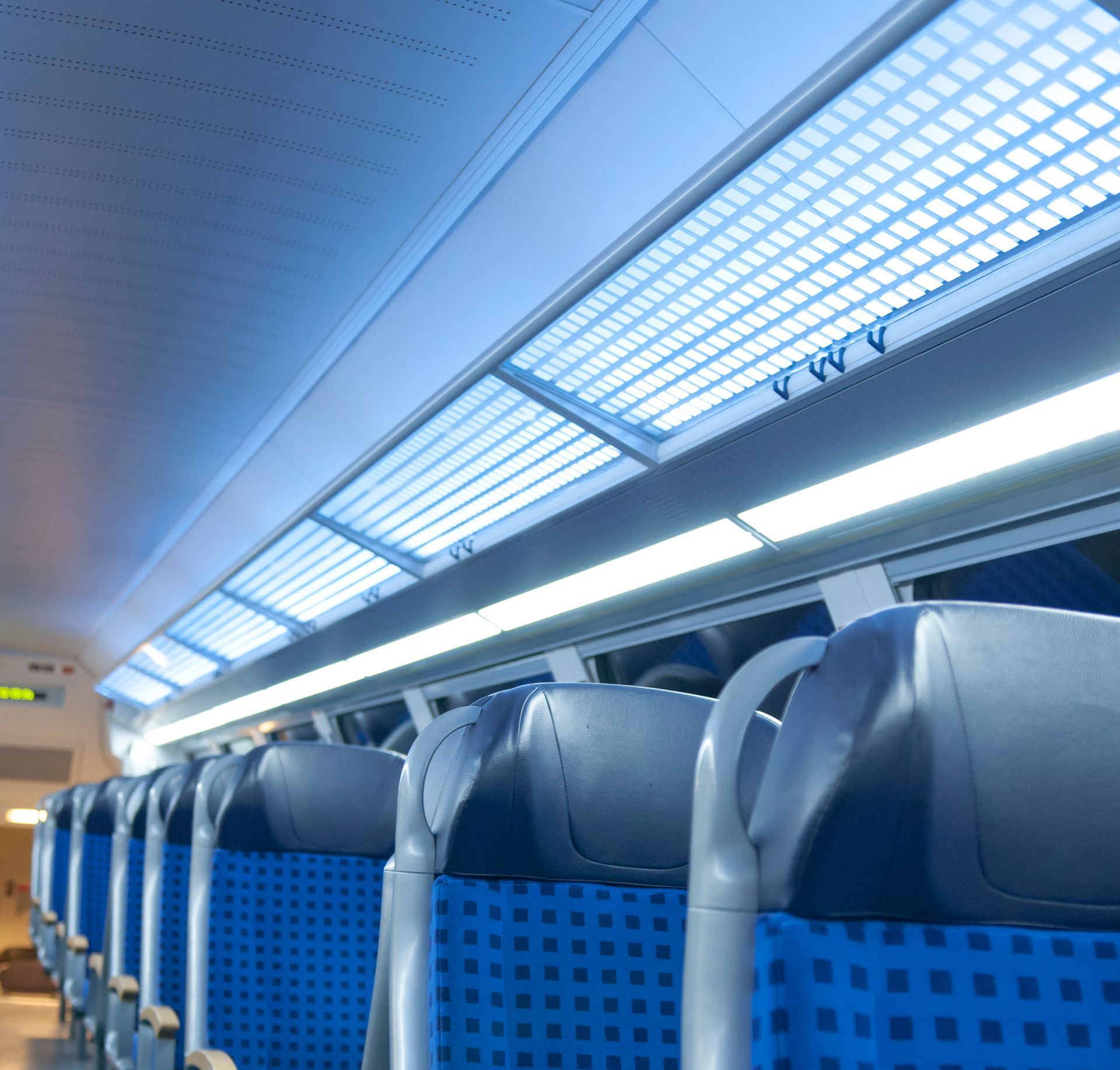 LED-Röhren zur Beleuchtung eines Bahnfahrzeugs