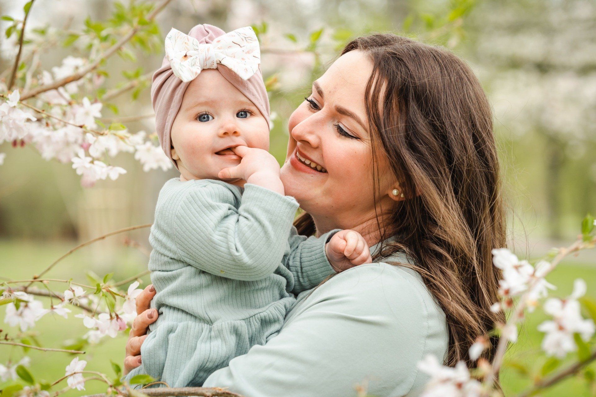 Kirschblüte Baby Mutter Fotoshooting Braunschweig Bürgerpark