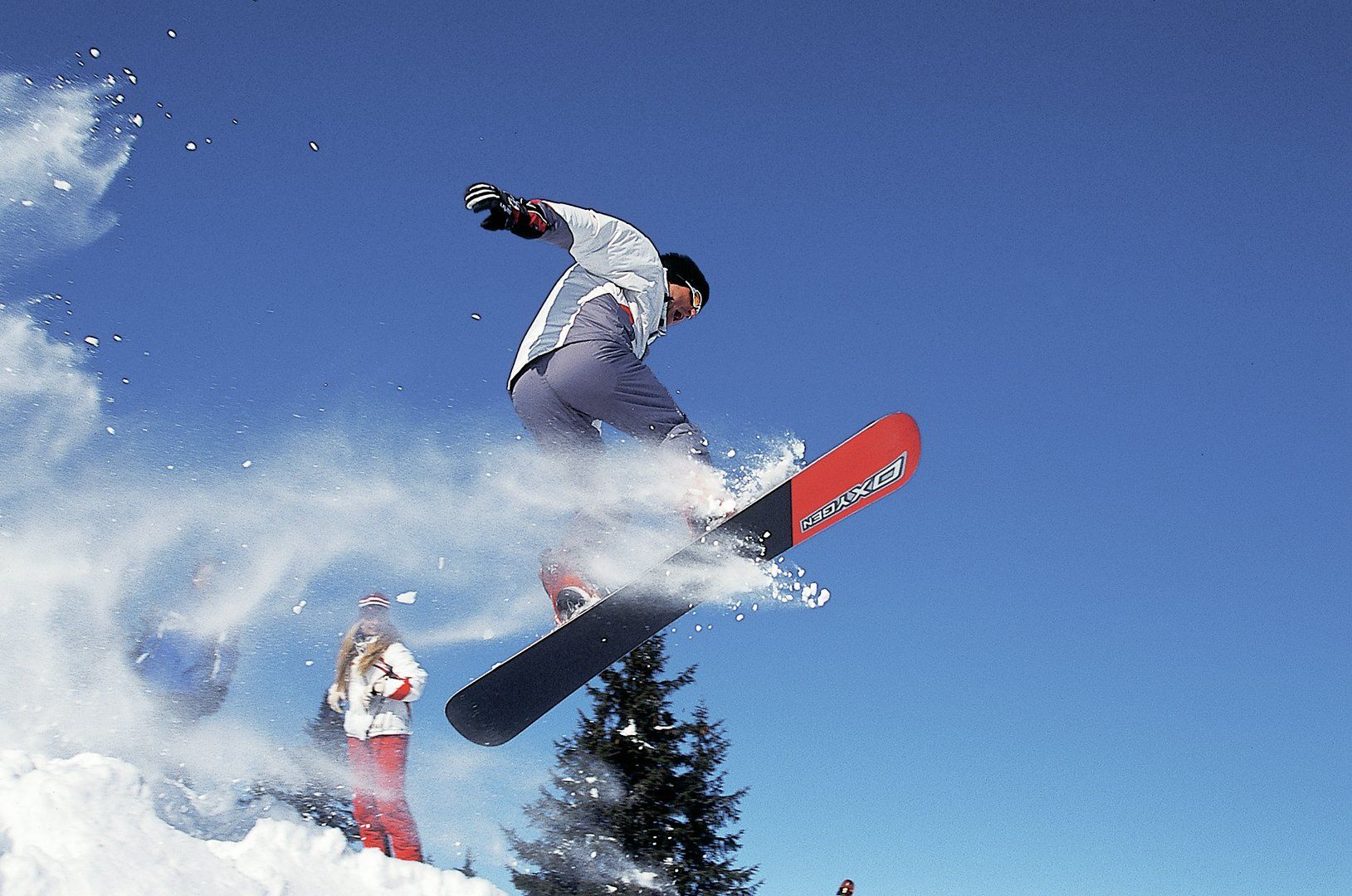 Abwechslung im Winterurlaub - es ist für alle etwas dabei - Skifahren oder Snowboarden
