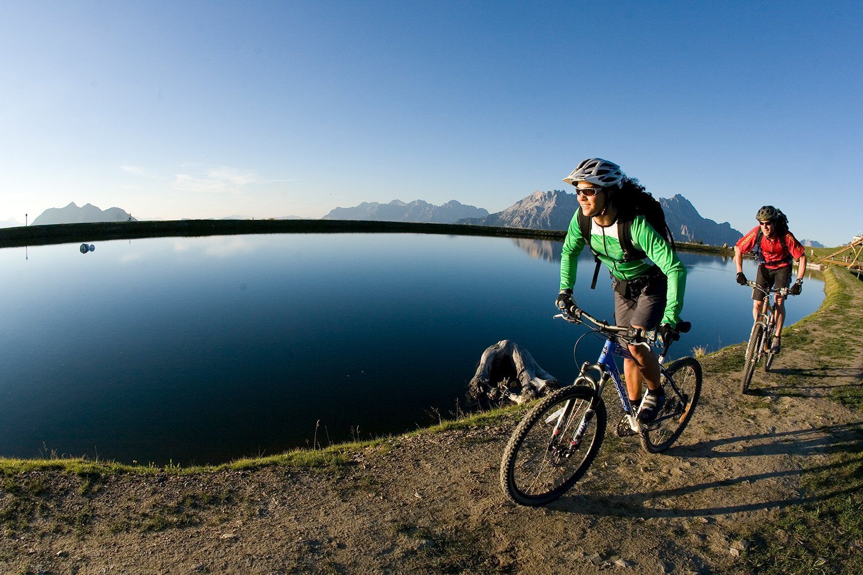 zum Golfurlaub kann man auch mit dem Mountainbike anreisen - in Leogang und Saalbach Hinterglemm ist es Pflicht