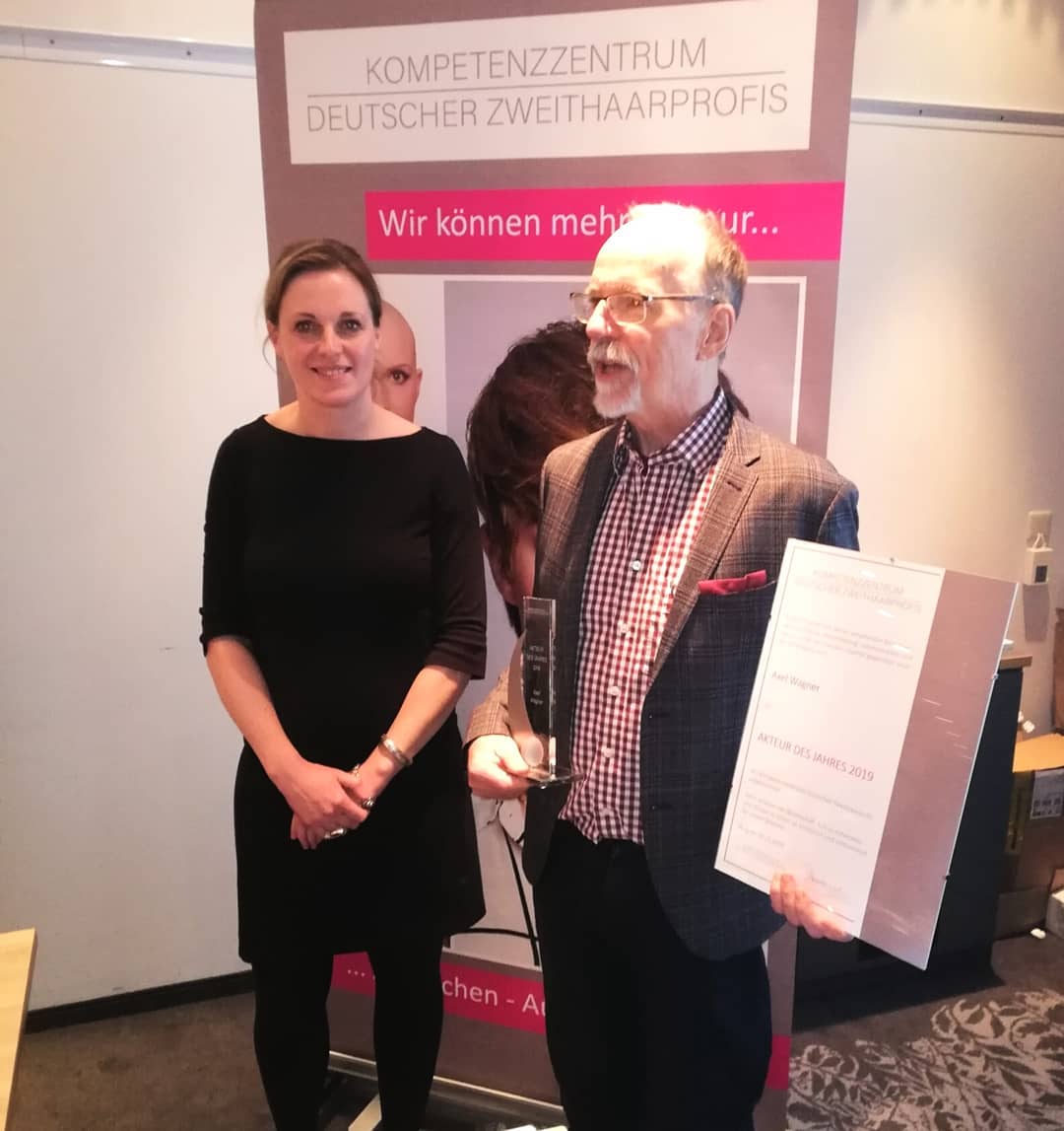 Geschäftsführerin Nadine Dammann-Esch zeichnet Axel Wagner zum Partner des Jahres 2019 aus