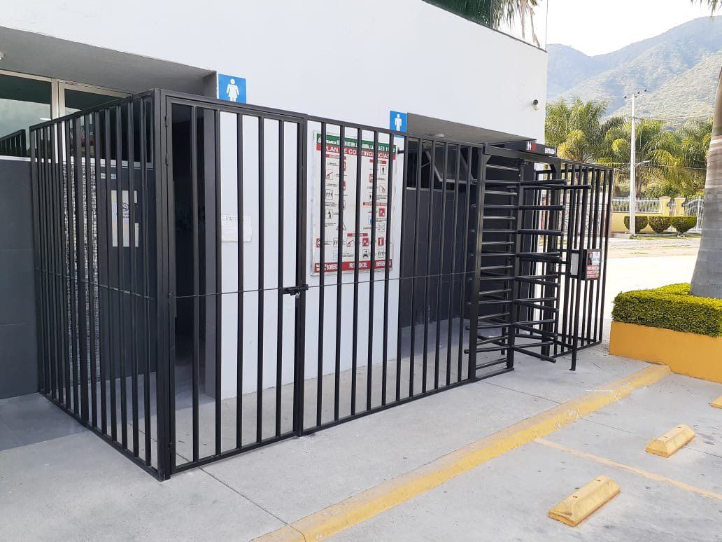 Puertas giratorias para banos