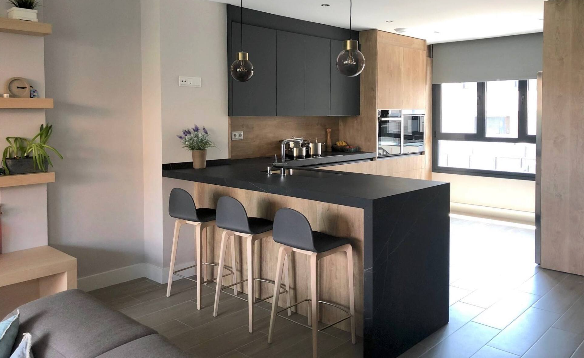 cocina madera y negro