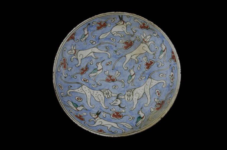 Plat à décor animalier, vers 1575-1580, Turquie, Iznik, Paris, Musée du Louvre