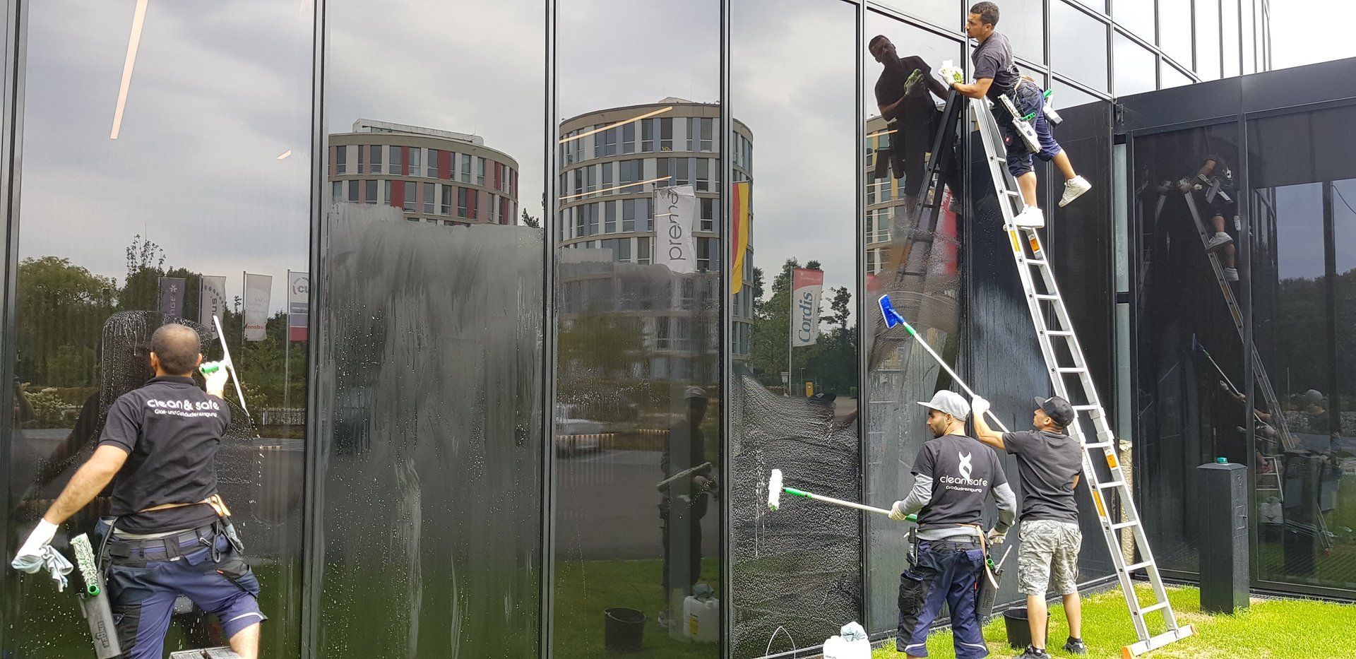 Glasreinigung Gebäudereinigung Augsburg München Ingolstadt Ulm