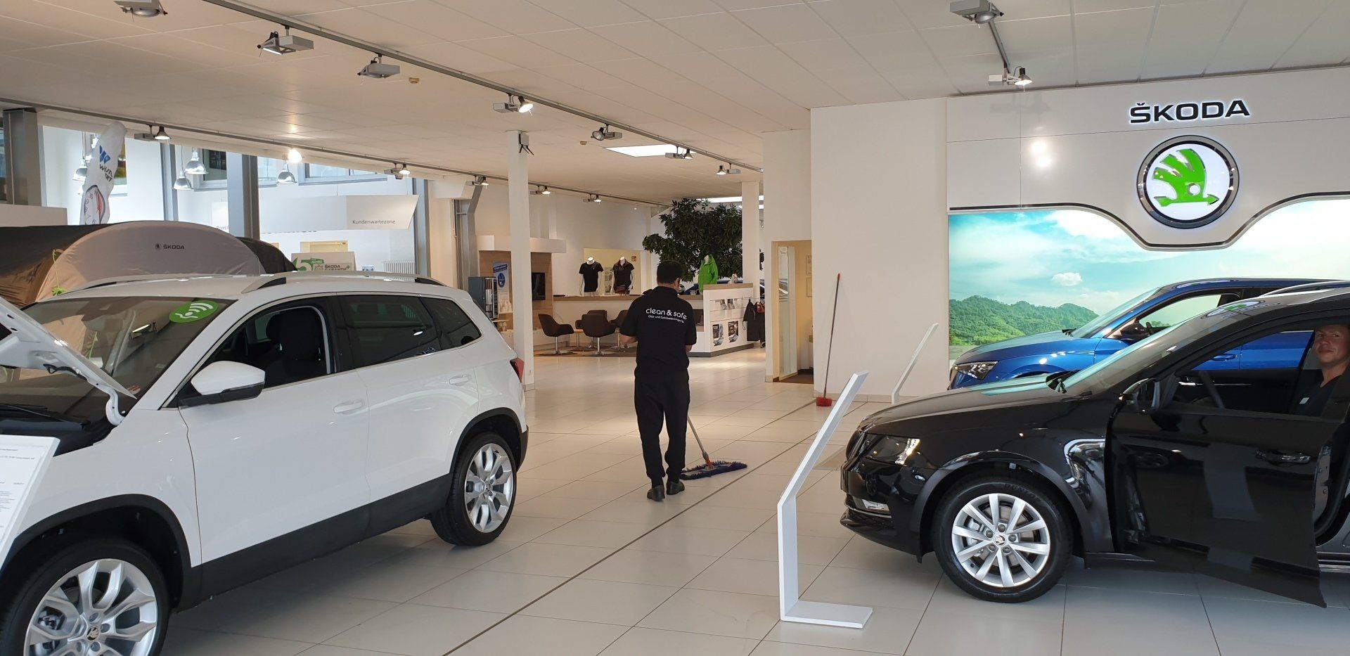 Autohausreinigung München Augsburg Gebäudereinigung