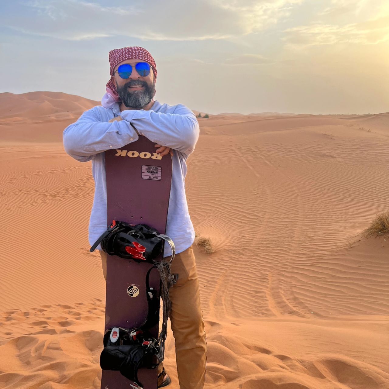 PRACTICANDO SANDBOARD EN EL SAHARA