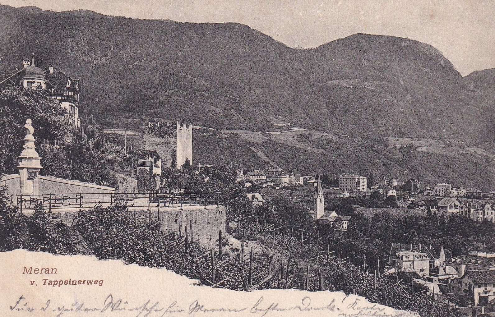 Meran Tappeinerweg mit Pulverturm und Tappeinerdenkmal im Jahre 1910