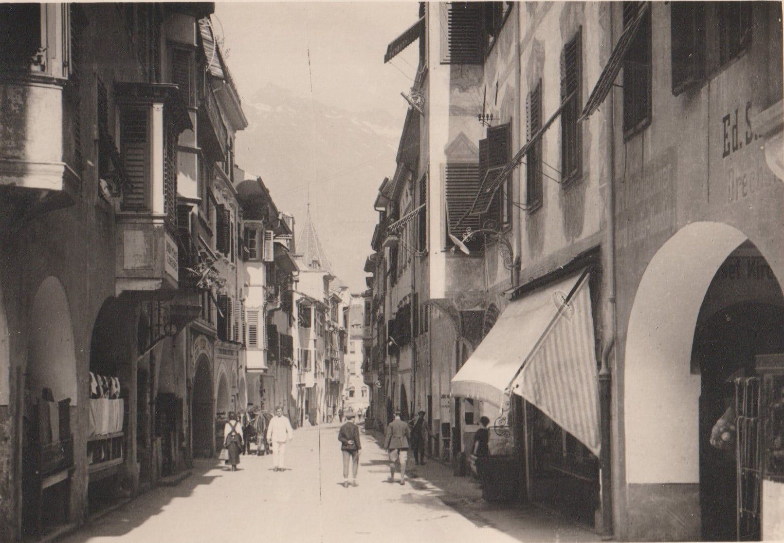 Die Meraner Laubengasse um 1900