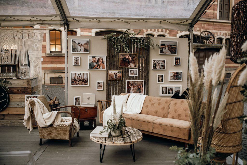 Wunderschöne Lounge im Bohemian Boho Chic Style Boho Organic Traumhochzeit